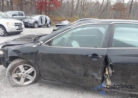 2014 Toyota Camry Se z USA, uszkodzony, nr VIN 4T1BF1FK2EU829590